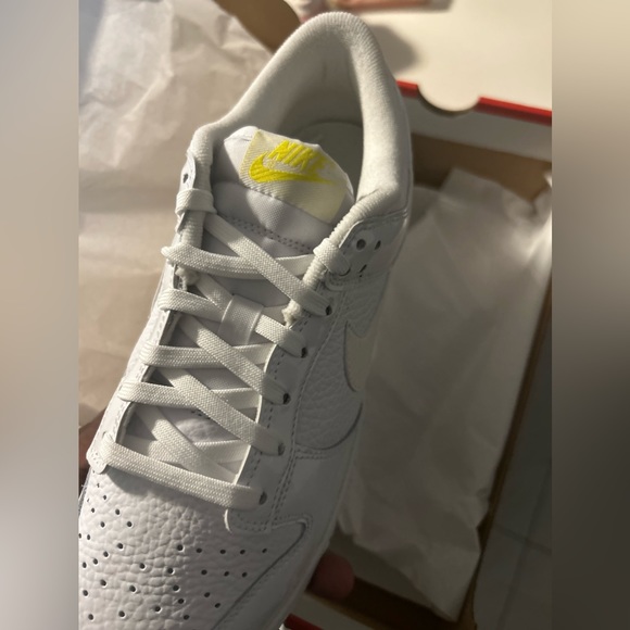 Nike Dunk Low. Valentine’s day collab. Brand new size 8 womens. - Picture 2 of 3